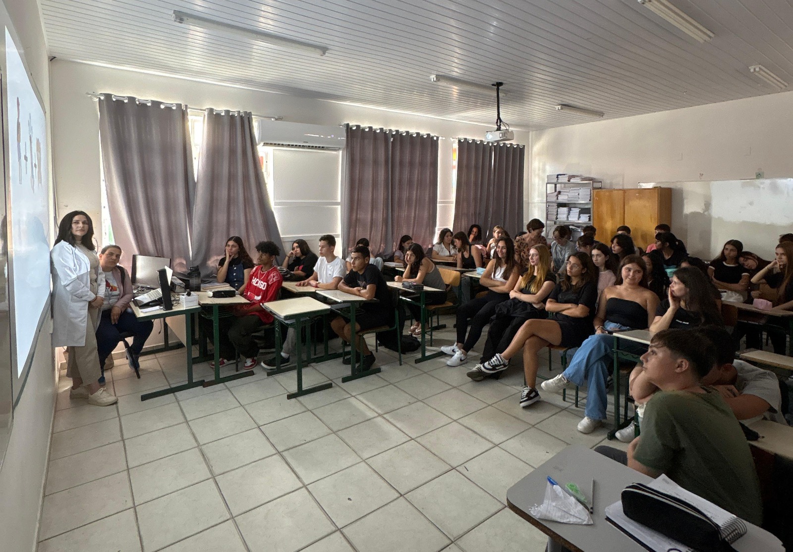 UBS do bairro Centro de Barra Velha promove ação de saúde na escola