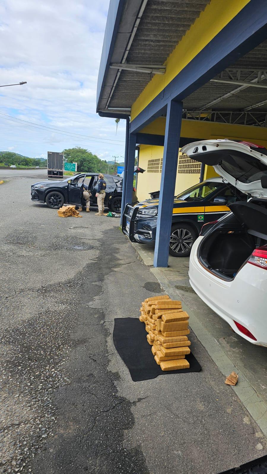 PRF apreende mais de 300 kg de maconha durante feriadão de Páscoa
