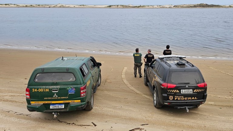 PF, IBAMA e ICMBio realizam operação de fiscalização contra pesca predatória no litoral sul de Santa Catarina