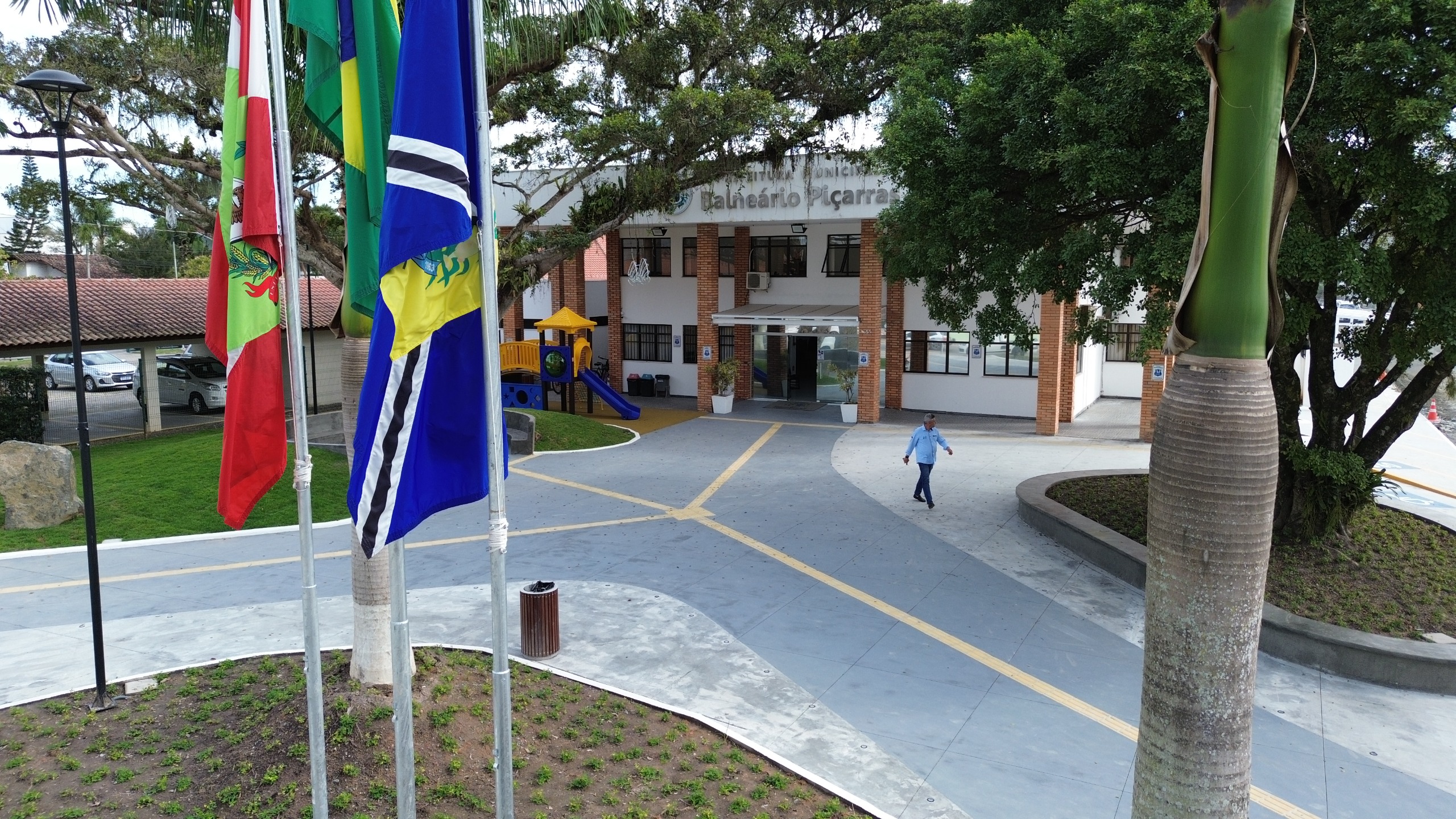 COMUNICADO: Prefeitura de Balneário Piçarras terá feriado nacional e ponto facultativo nesta quinta e sexta-feira (01 e 02/05)