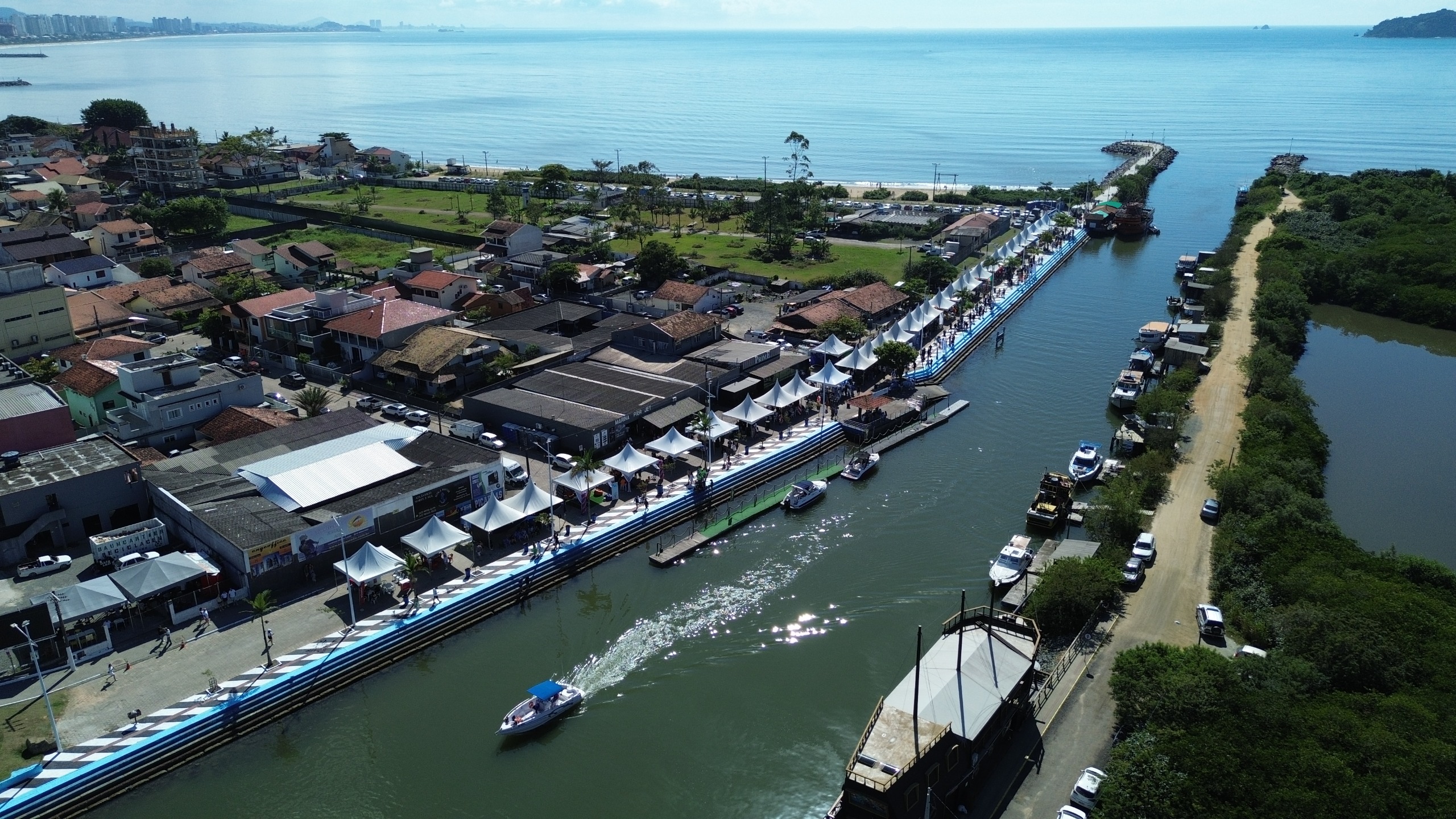 17º Encontro dos Amigos de Balneário Piçarras reuniu mais de 5 mil pessoas neste domingo (04/05)