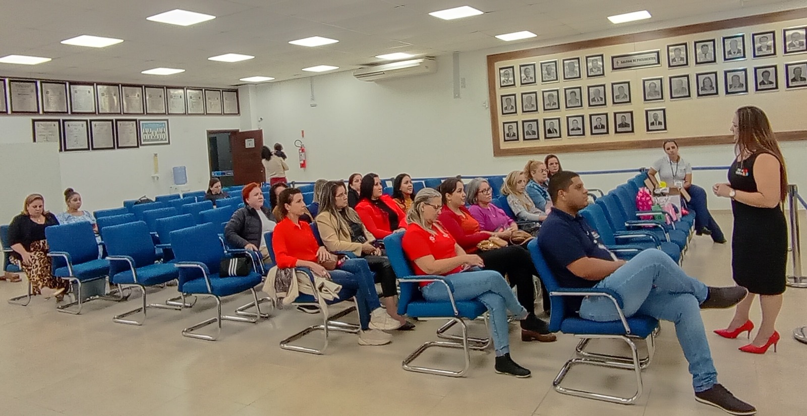 A Secretaria da Saúde de Barra Velha homenageia servidores na 2ª edição da Semana da Enfermagem.