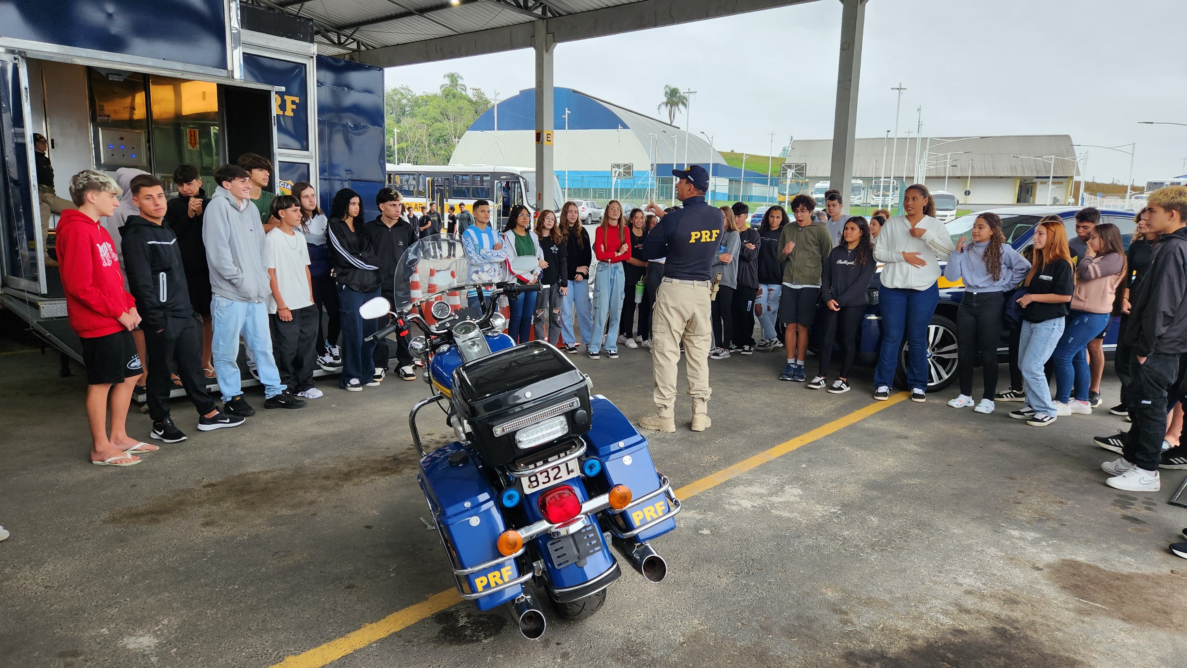 Mais de 3.100 alunos participaram da 1ª e 2ª edição da Carreta Cinema da PRF em Barra Velha.