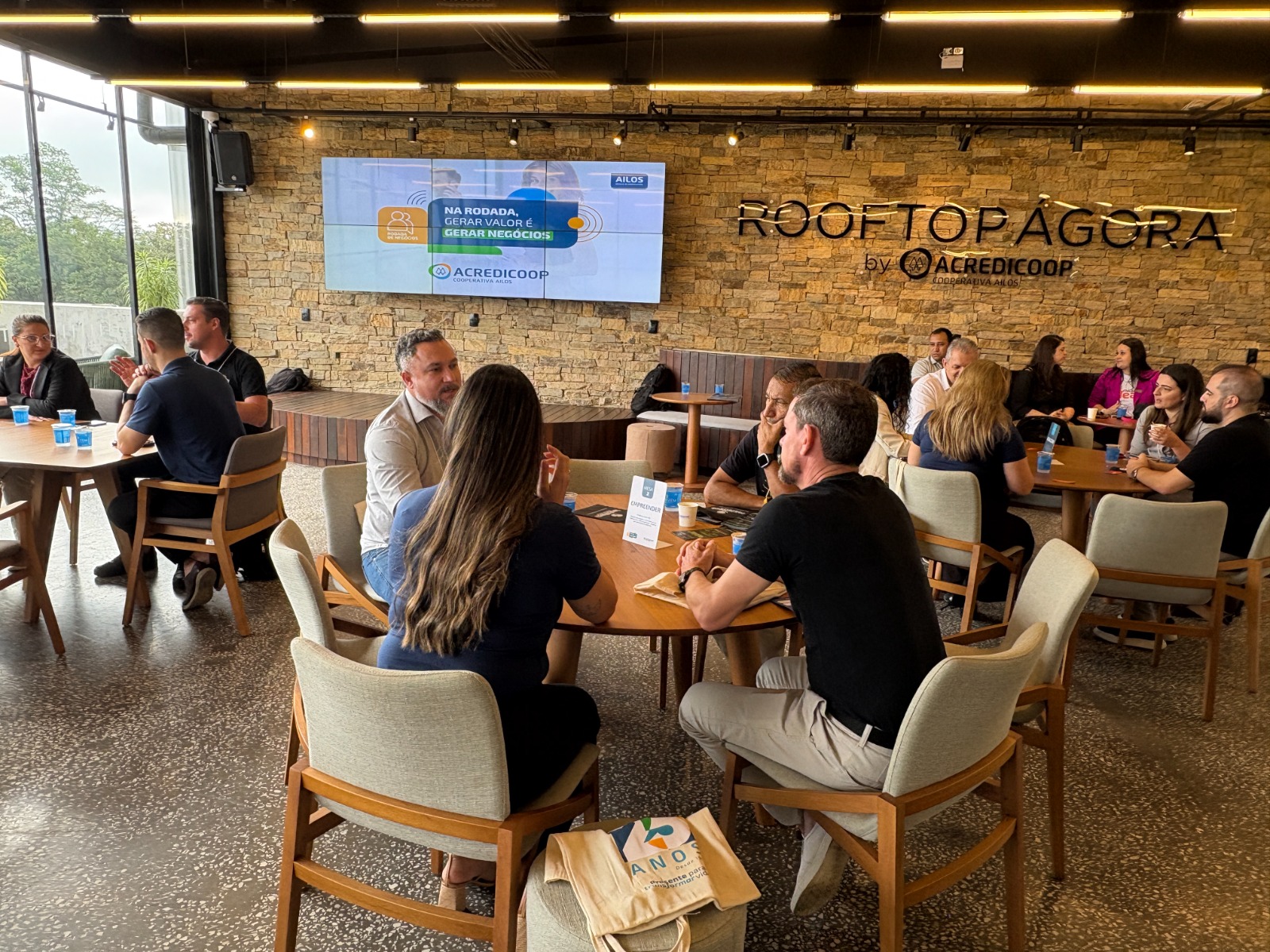 Rodada de Negócio da Acredicoop, em Joinville, gera novas conexões entre empreendedores