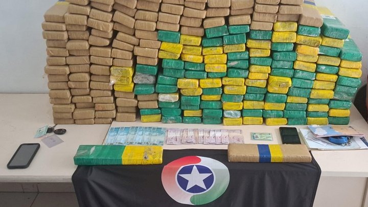 Casal é preso com mais de 200 kg de maconha em Joinville