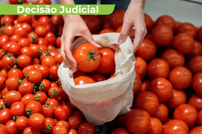 Mulher que escorregou em tomate dentro de mercado receberá danos morais e materiais