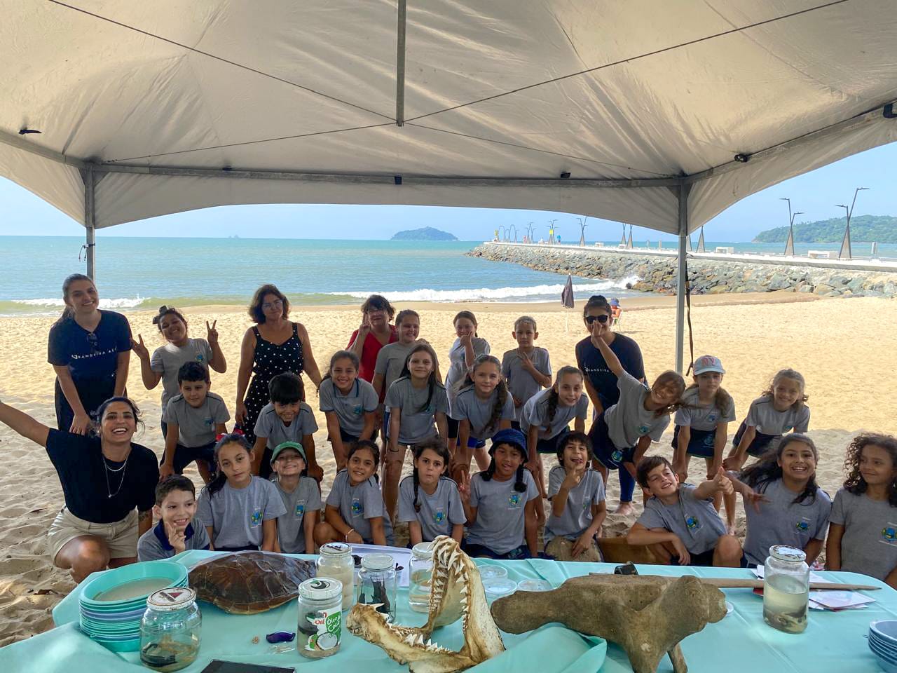 Balneário Piçarras promove atividades de educação ambiental na orla durante o mês de março