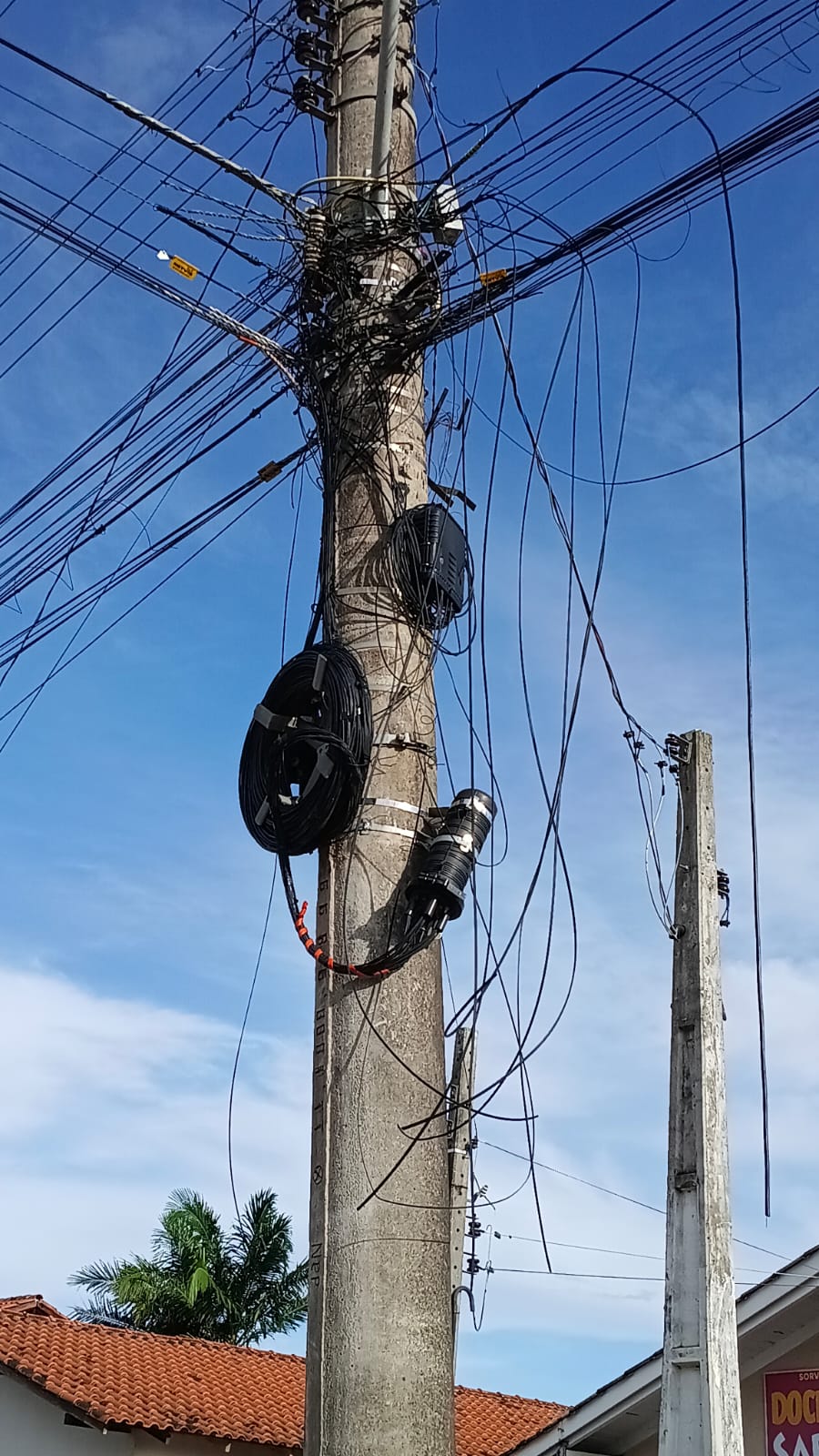 Barra Velha se prepara para o primeiro mutirão de limpeza dos fios de telecomunicações