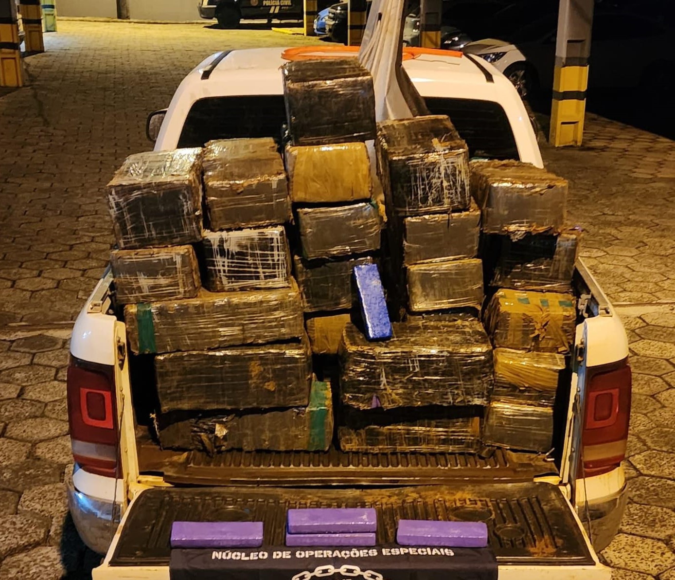 Quase uma tonelada de maconha é apreendida após perseguição no Meio-Oeste catarinense
