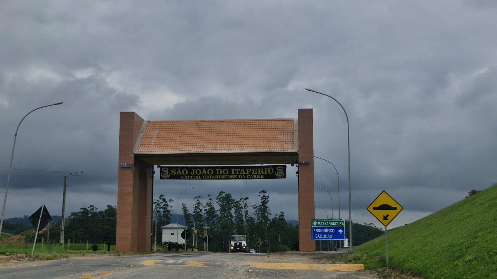 São João do Itaperiú celebra 34 anos com três dias de festa