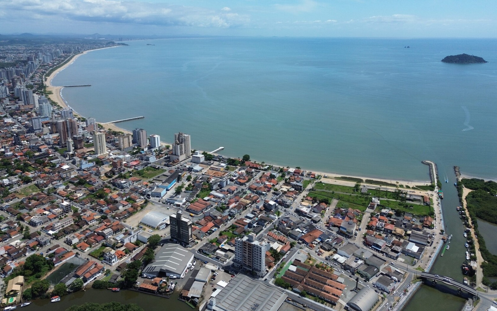 Balneário Piçarras regulamenta novos procedimentos para análise e licenciamento de obras