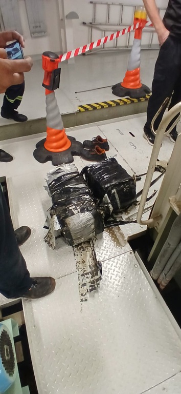 PF atua contra o tráfico internacional de drogas no Porto de Itapoá/SC
