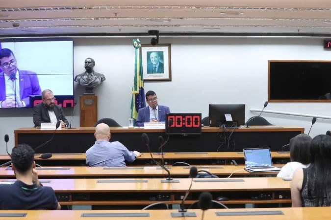 Audiência na Câmara debate uso de Inteligência Artificial nas eleições