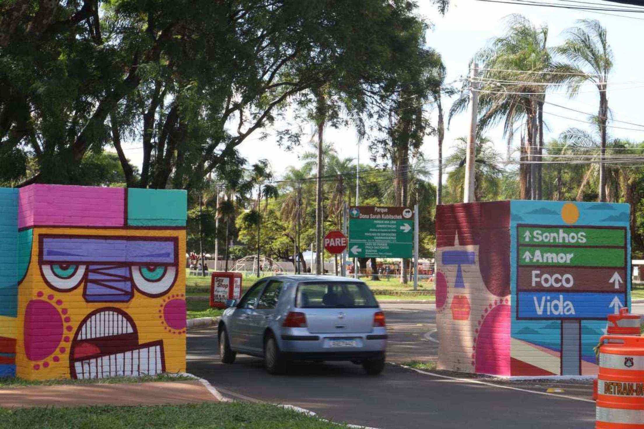Grafite no Parque da Cidade homenageia personalidades da história de Brasília