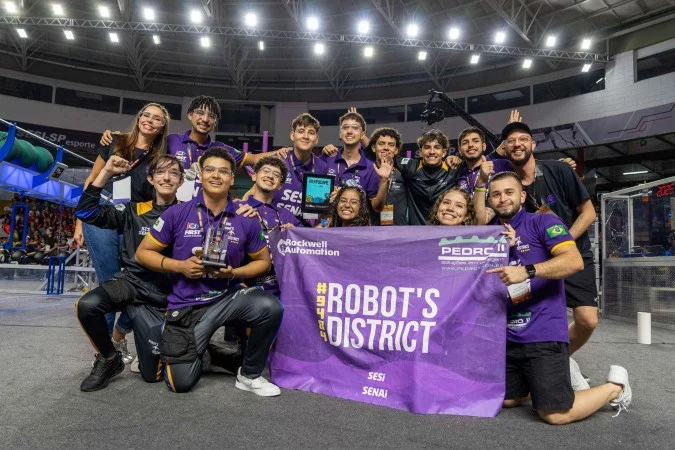Alunos do Sesi e do Senai representam o DF no principal torneio de robótica do mundo