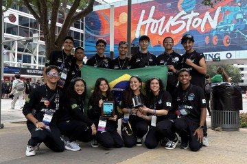 Alunos de Taguatinga vencem prêmio internacional no maior torneio de robótica do mundo