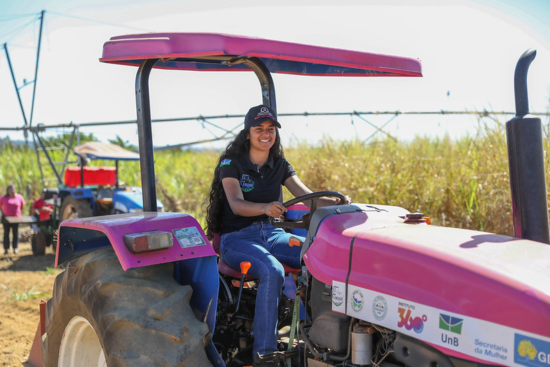 GDF promove curso de mecanização agrícola para mulheres  do agronegócio