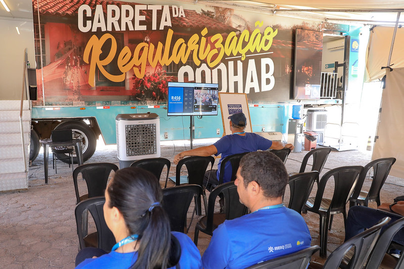Carreta da Regularização chega a Arapoanga e começa a receber documentação para escritura de imóveis