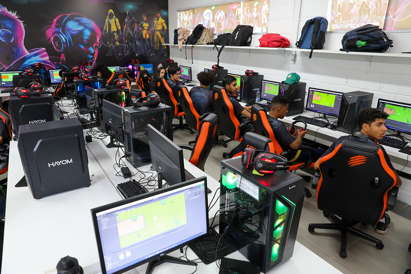 Gamifica leva cursos de criação de jogos a escolas públicas do Distrito Federal