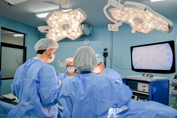 IgesDF abre novas seleções para médicos e engenheiro clínico com salários de até R$ 12,7 mil