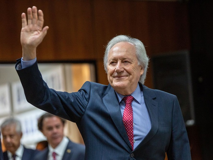 Contrato milionário de escritório ligado a Lewandowski com banco levanta questionamentos