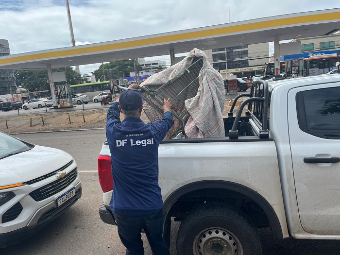 Operação combate comércio ilegal no centro de Ceilândia