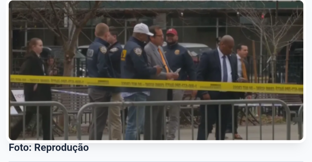 Homem que se incendiou do lado de fora de tribunal em NY morreu, diz policial