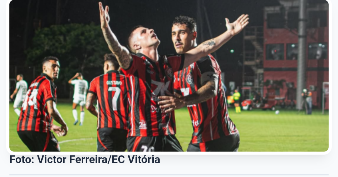 Com um a menos, Vitória vira sobre o Vasco e vence no Brasileirão