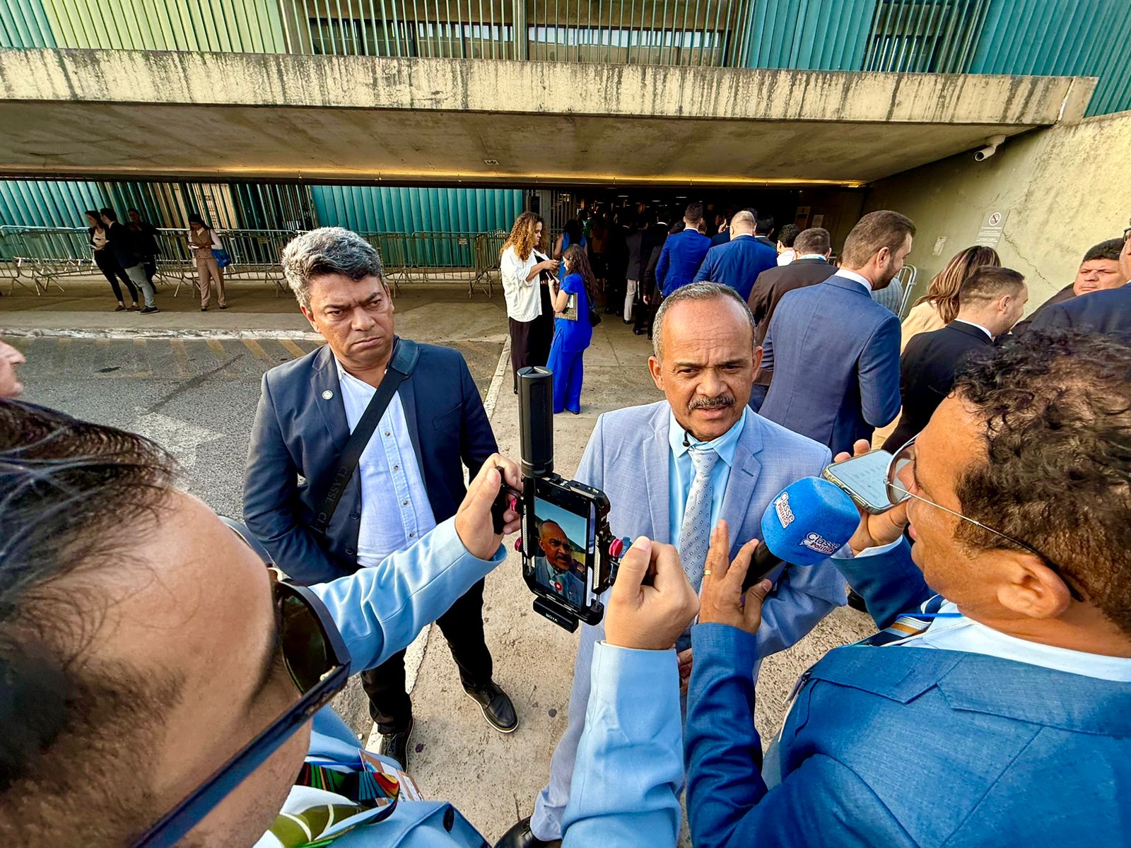 Elinaldo participa do segundo dia da Marcha dos Prefeitos e reforça defesa da PEC 66