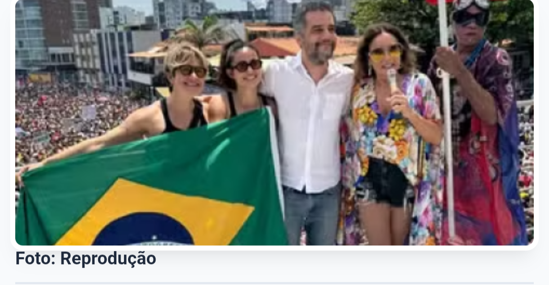 Manifestação em Salvador reúne artistas e políticos contra a PEC da Blindagem