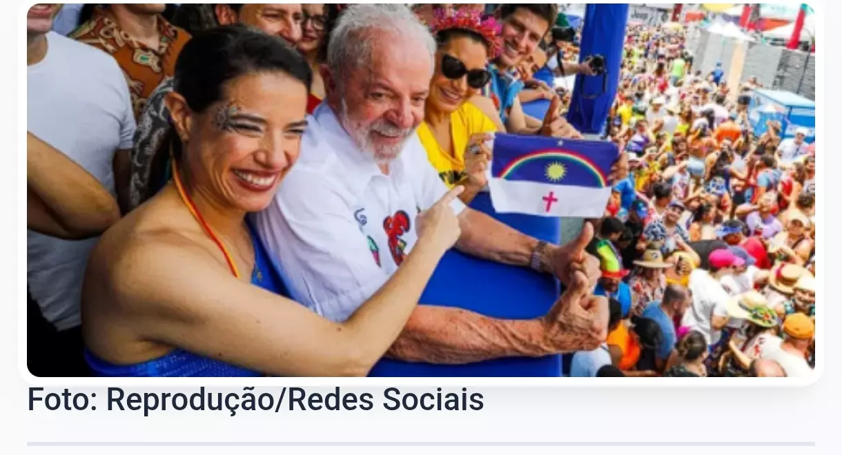 Lula chega a Salvador e acompanha folia ao lado da primeira-dama