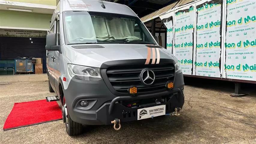 SPRINTER VAM 517 -MOD. 2024 SEM FRONTEIRA - Benil Motohomes